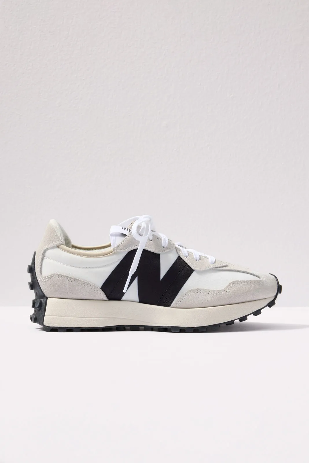 327 Sneaker