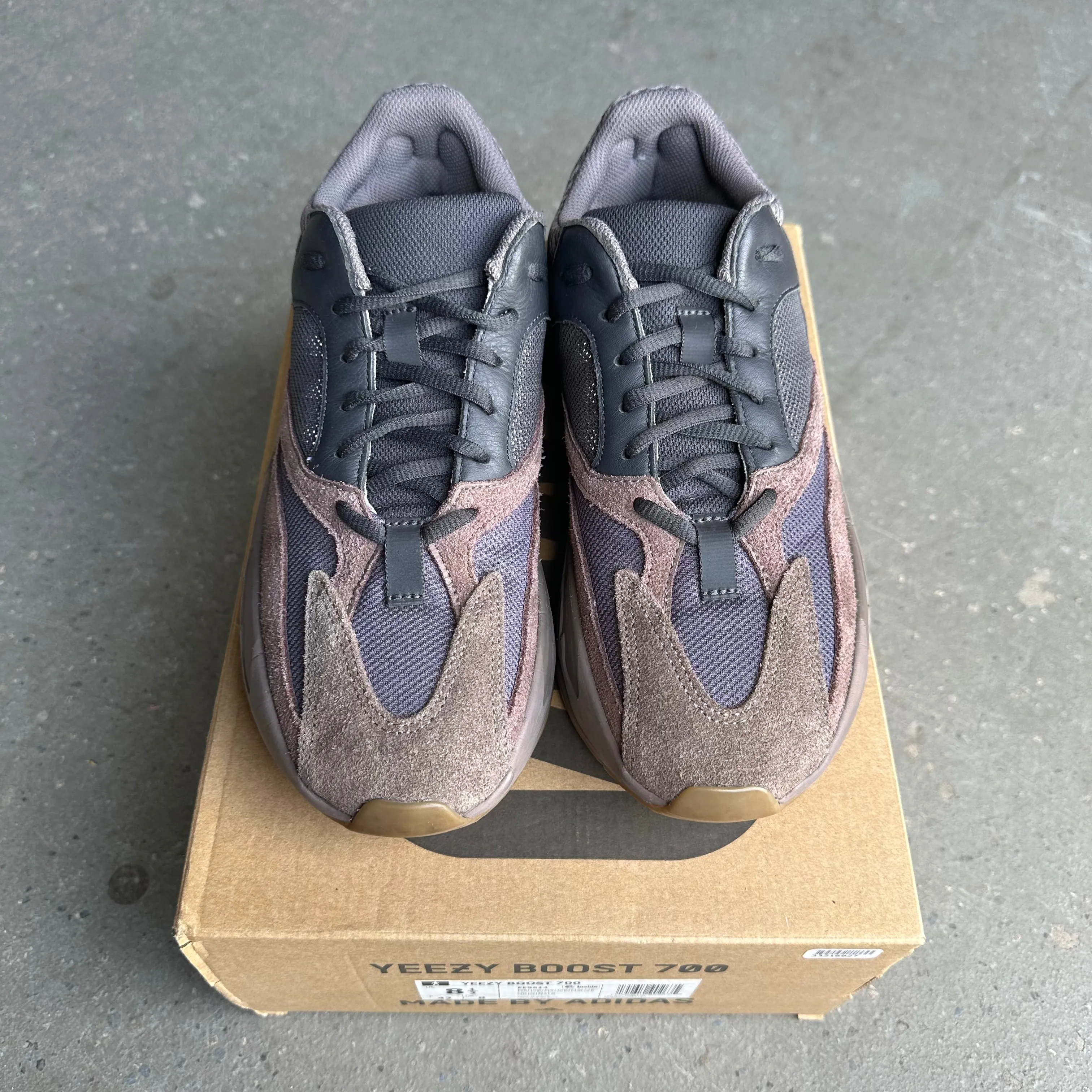 adidas Yeezy Boost 700 Mauve *pre-owned* (SIZE 8.5)