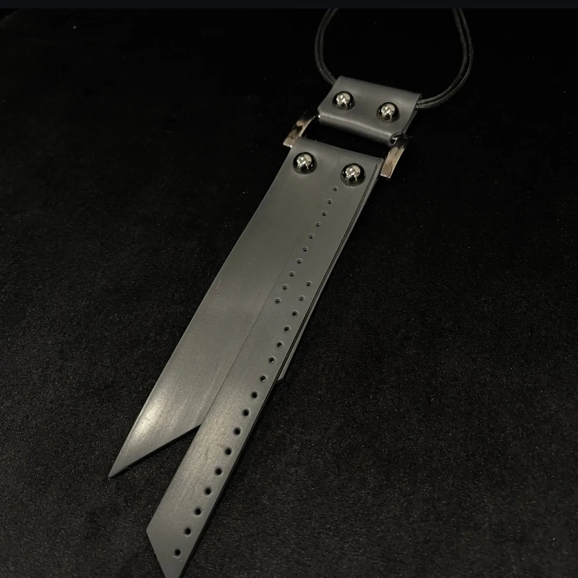 Black rubber Necklace - Hinged Tie
