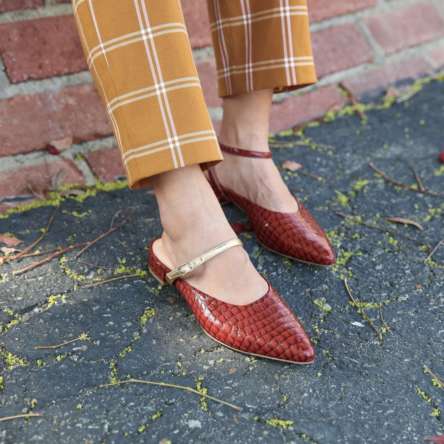 Clay Croc Point Slide   Gold Twiggy