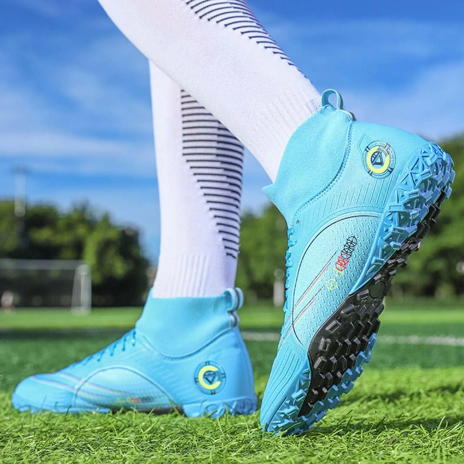 HESBITEUL Mens Athletic Outdoor Indoor Comfortable Soccer Shoes Boys Football Student Cleats Sneaker Shoes High Gripping Power
