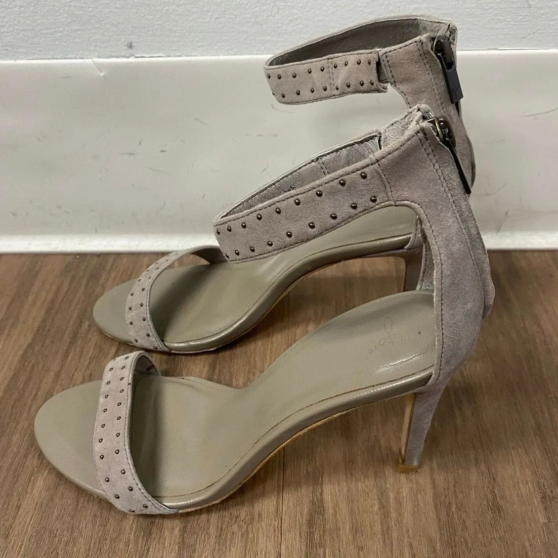 Joie Grey Taupe Suede Strappy 4 Inch Heel Sandal Sz 38.5
