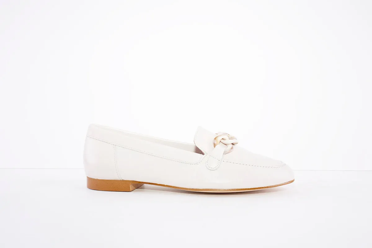 MARIA JAEN - 4015 FASHION LOAFER WITH CHAIN DETAIL - BEIGE LEATHER