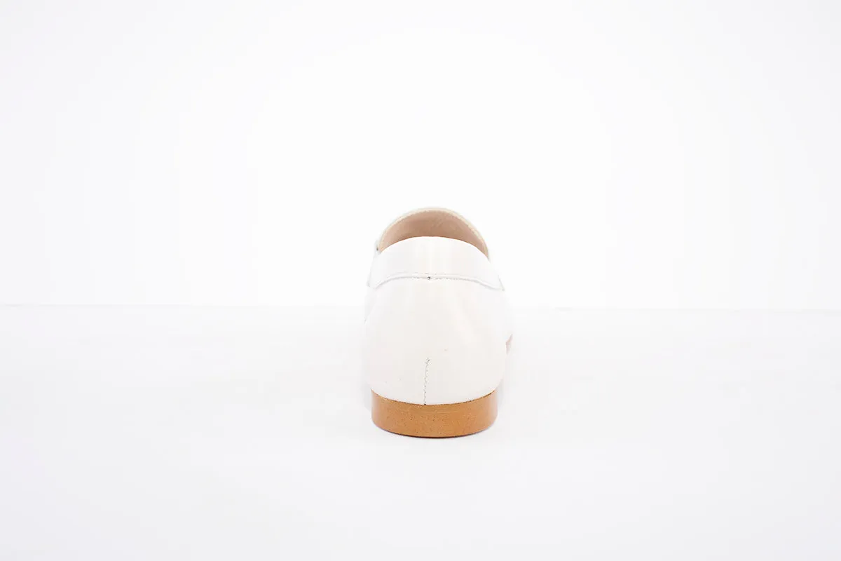 MARIA JAEN - 4015 FASHION LOAFER WITH CHAIN DETAIL - BEIGE LEATHER