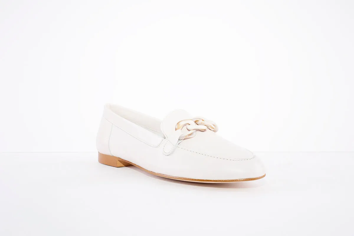 MARIA JAEN - 4015 FASHION LOAFER WITH CHAIN DETAIL - BEIGE LEATHER