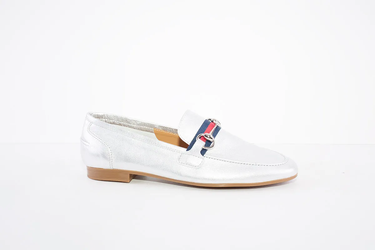MARIA JAEN - 4026 LOW HEEL SLIP-ON SHOE - SILVER LEATHER