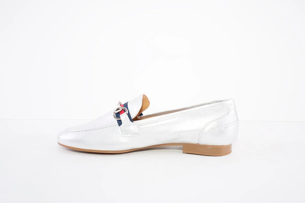 MARIA JAEN - 4026 LOW HEEL SLIP-ON SHOE - SILVER LEATHER