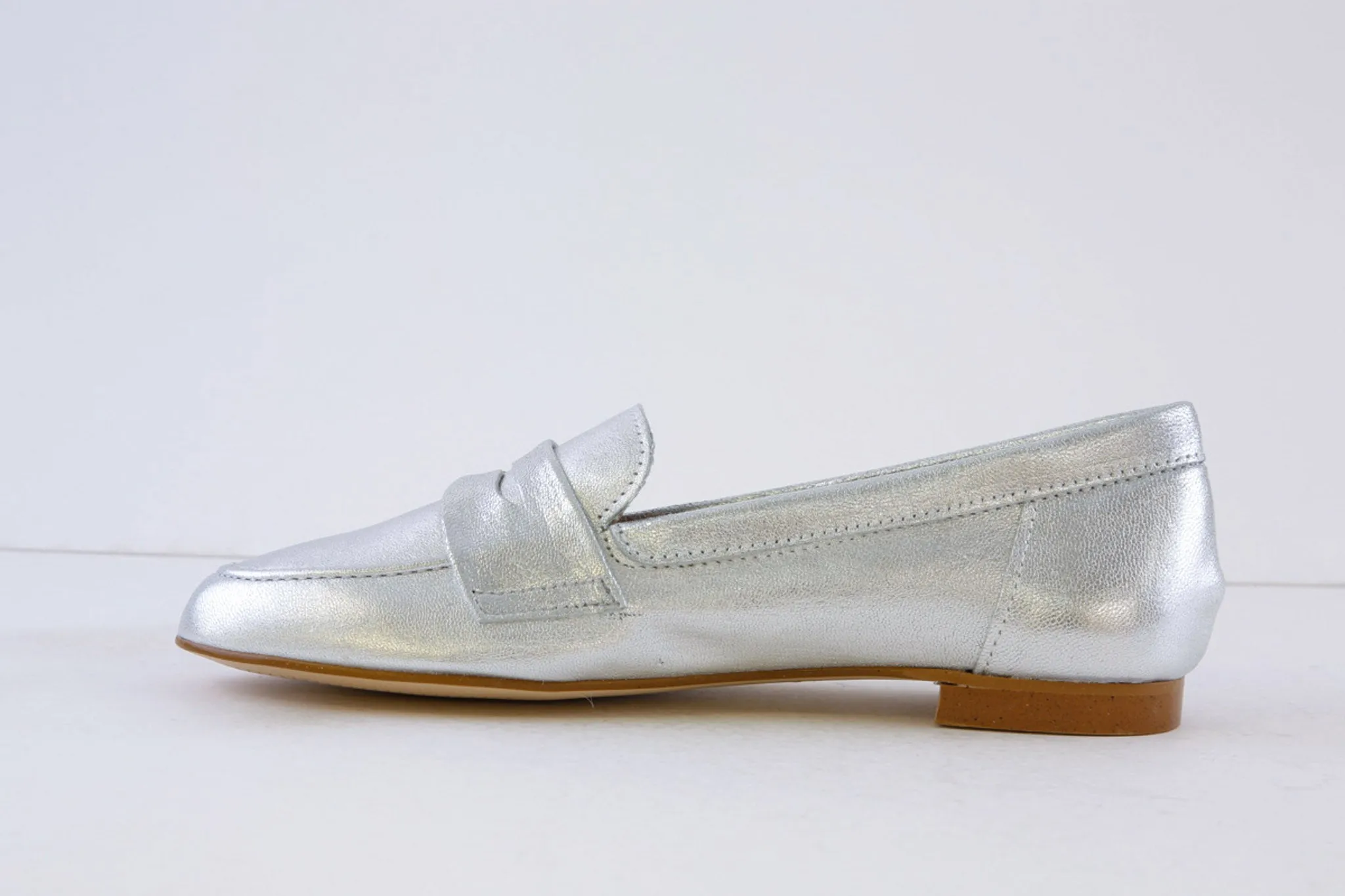 MARIA JAEN - 7X FLAT LOAFER - SILVER LEATHER