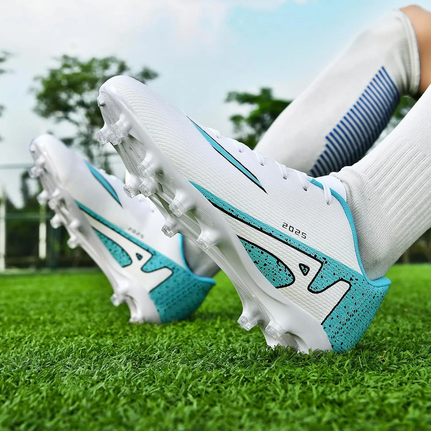 Men's Soccer Shoes Football Cleats High-Tops Lace-Up Non-Slip Spikes Indoor Outdoor Sports Athletic Baseball Lacrosse Sneaker