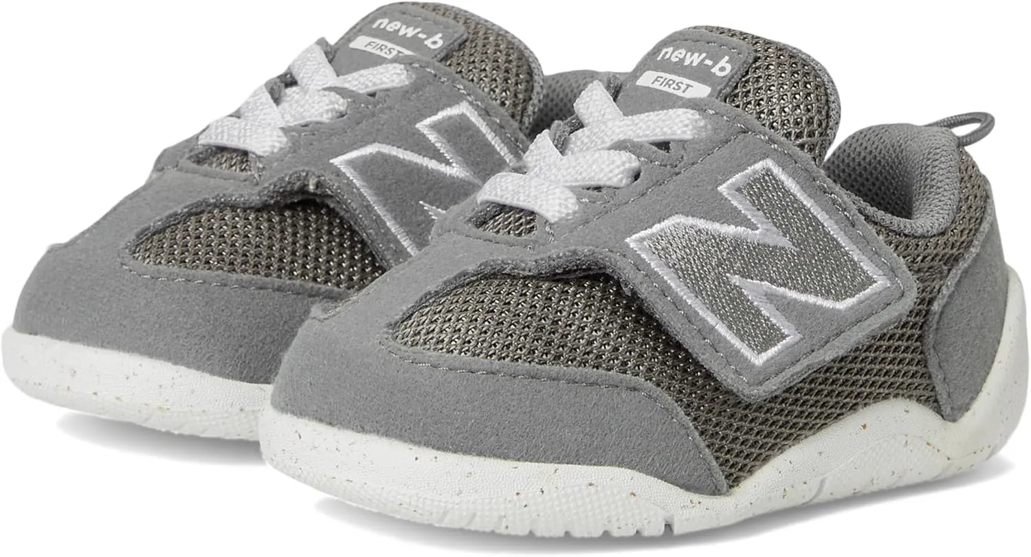 New Balance Unisex-Child New-b 1st Sneaker