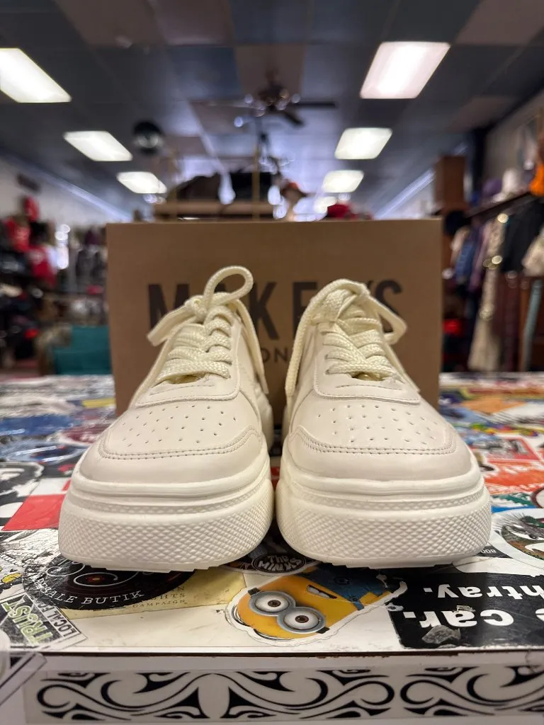 NIB MAKERS ARIA 21 SNEAKER (org$77)