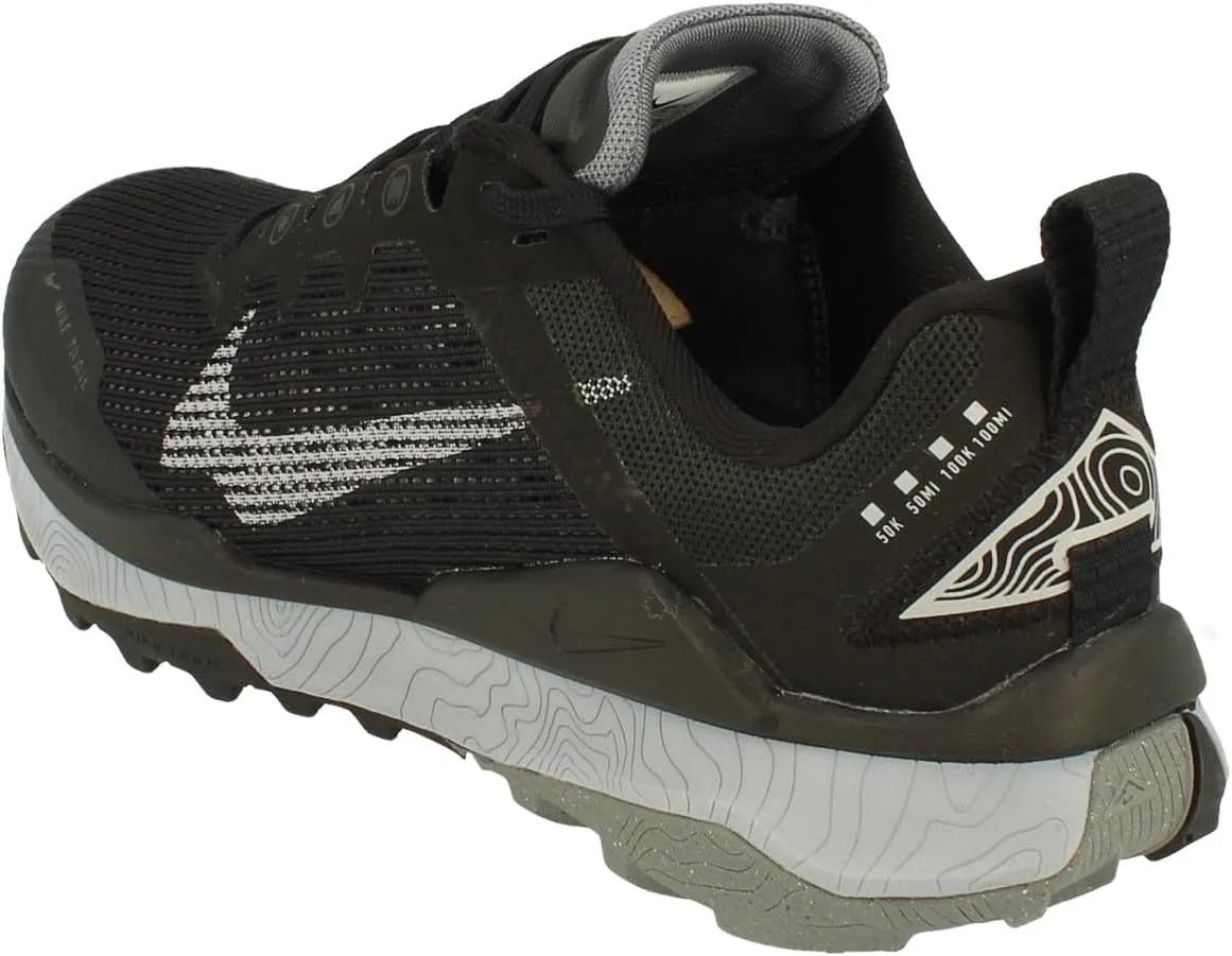 NIKE Women's Sneaker