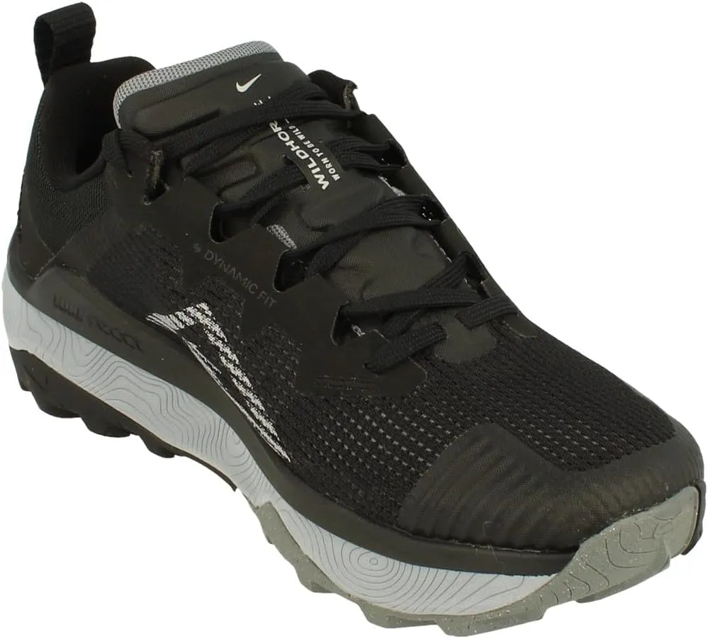 NIKE Women's Sneaker