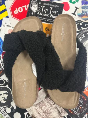 NWOT TREASURE & BOND FAUX SHEARLING SLIDE