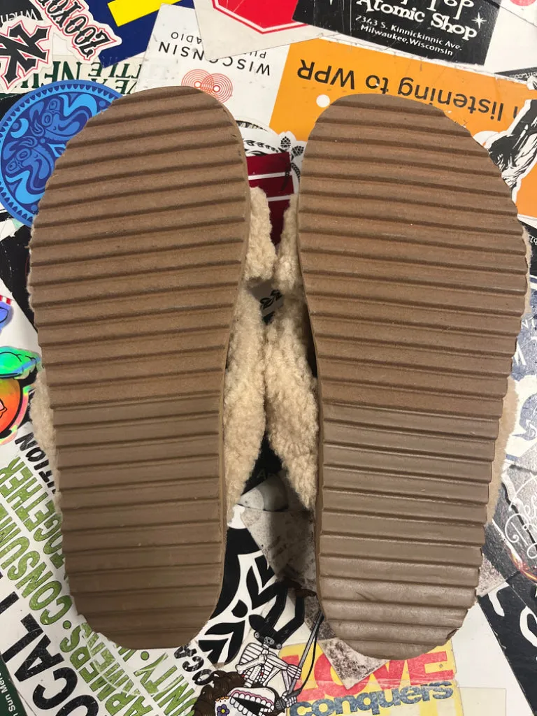 NWOT TREASURE & BOND FAUX SHEARLING SLIDE