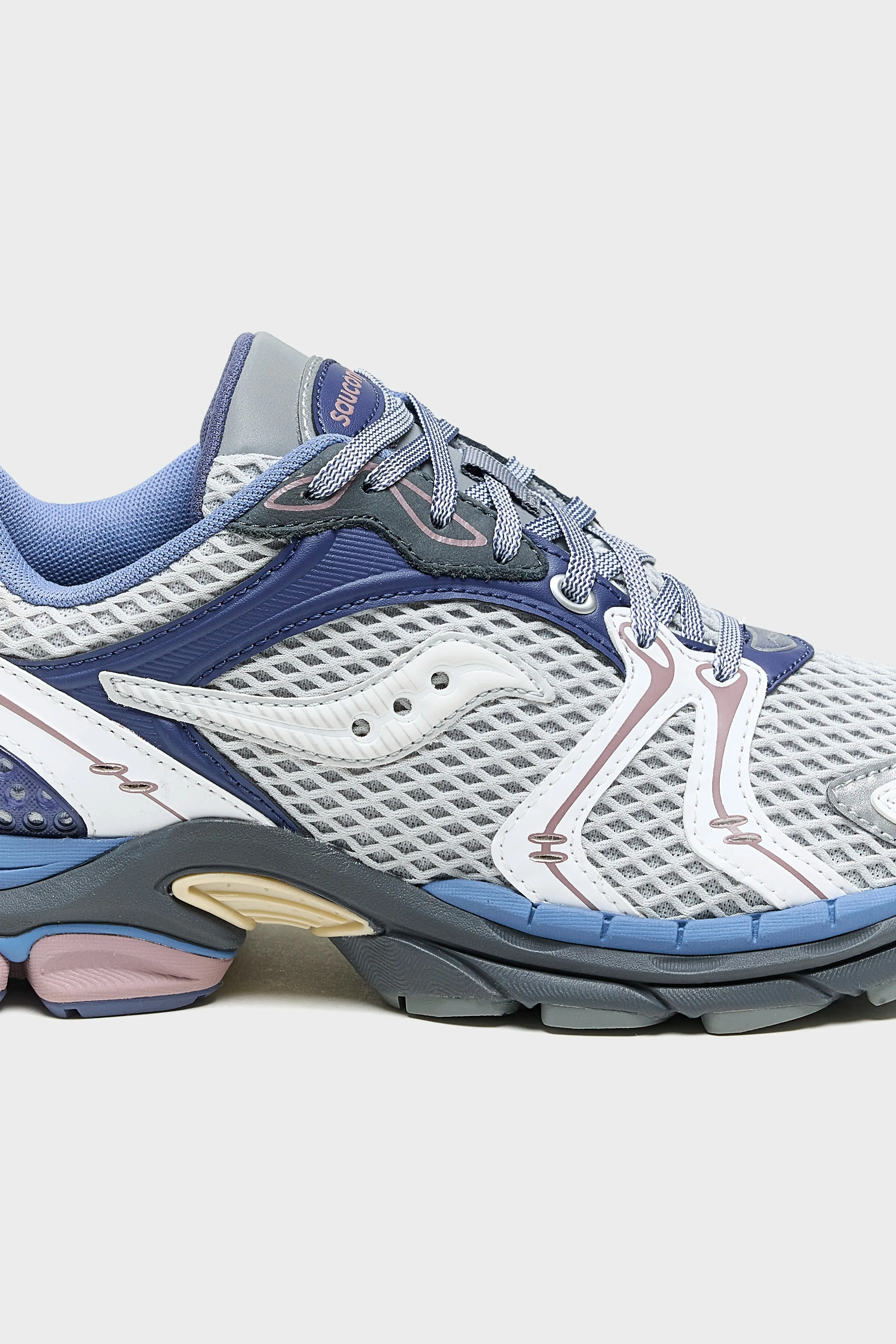 ProGrid Triumph 4 for Women  (251 / W / BLUE)