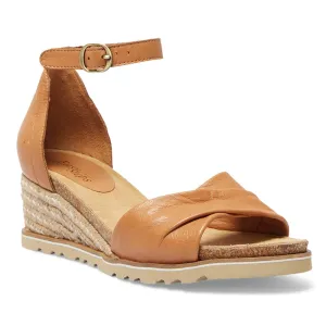 Tora Wedge in Tan Leather